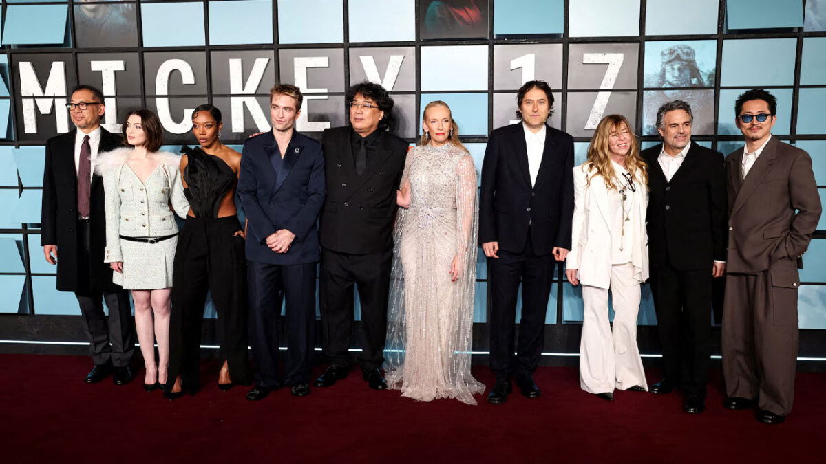 mickey 17 elenco fbc news