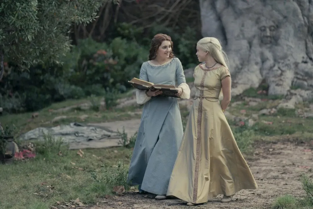 Rhaenyra e Alicent jovens antes da rivalidade
