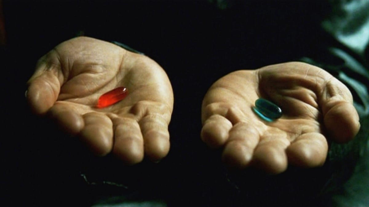 Morpheus oferecendo a pílula vermelha e azul em The Matrix.