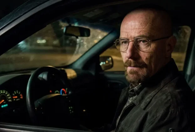 Walter White planejando sua estratégia na 4ª temporada de Breaking Bad.