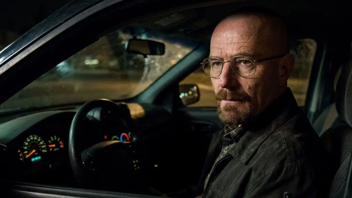 Walter White planejando sua estratégia na 4ª temporada de Breaking Bad.