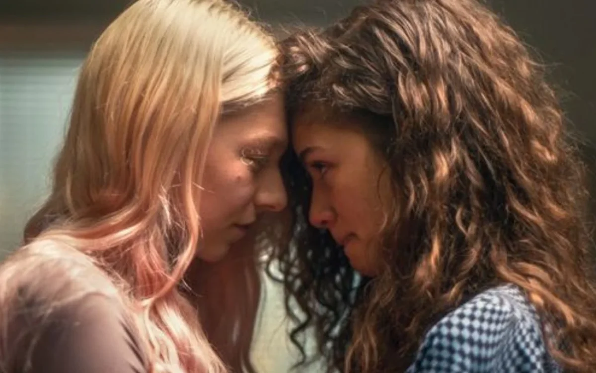 Rue e Jules construindo amizade na primeira temporada de Euphoria.